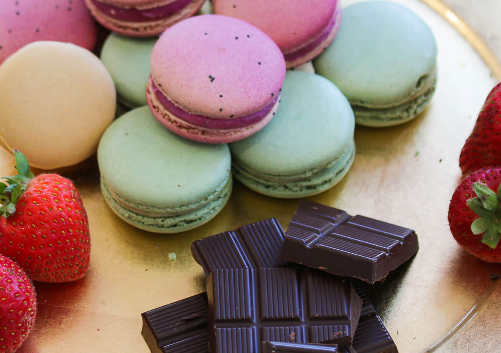 Macaron, Strawberry, Chocolate